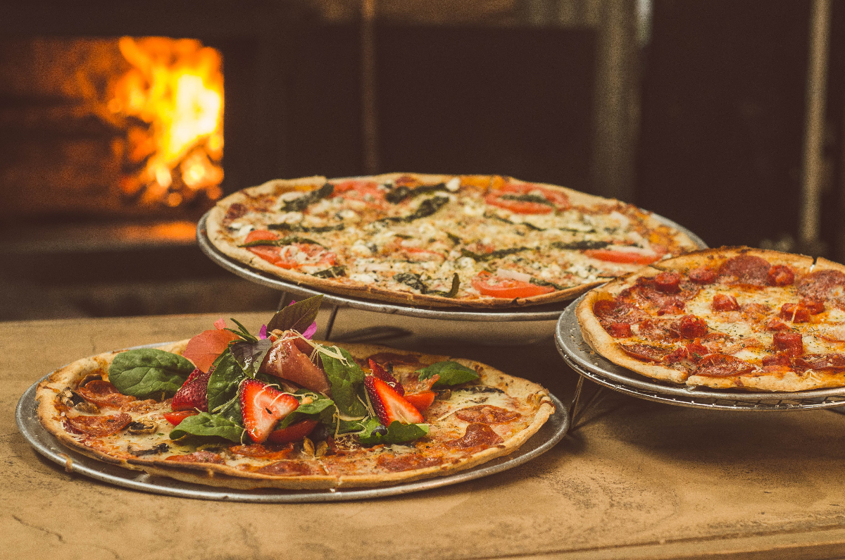 Pizze Forno a Legna del Ristorante Pizzeria Luna Blu di Parma | Gustose Leggere Menù per bambini e tanto altro..